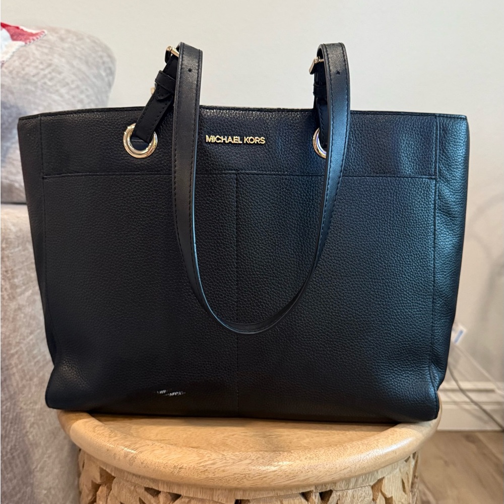 Michael Kors Jet Set Large Leather Tote